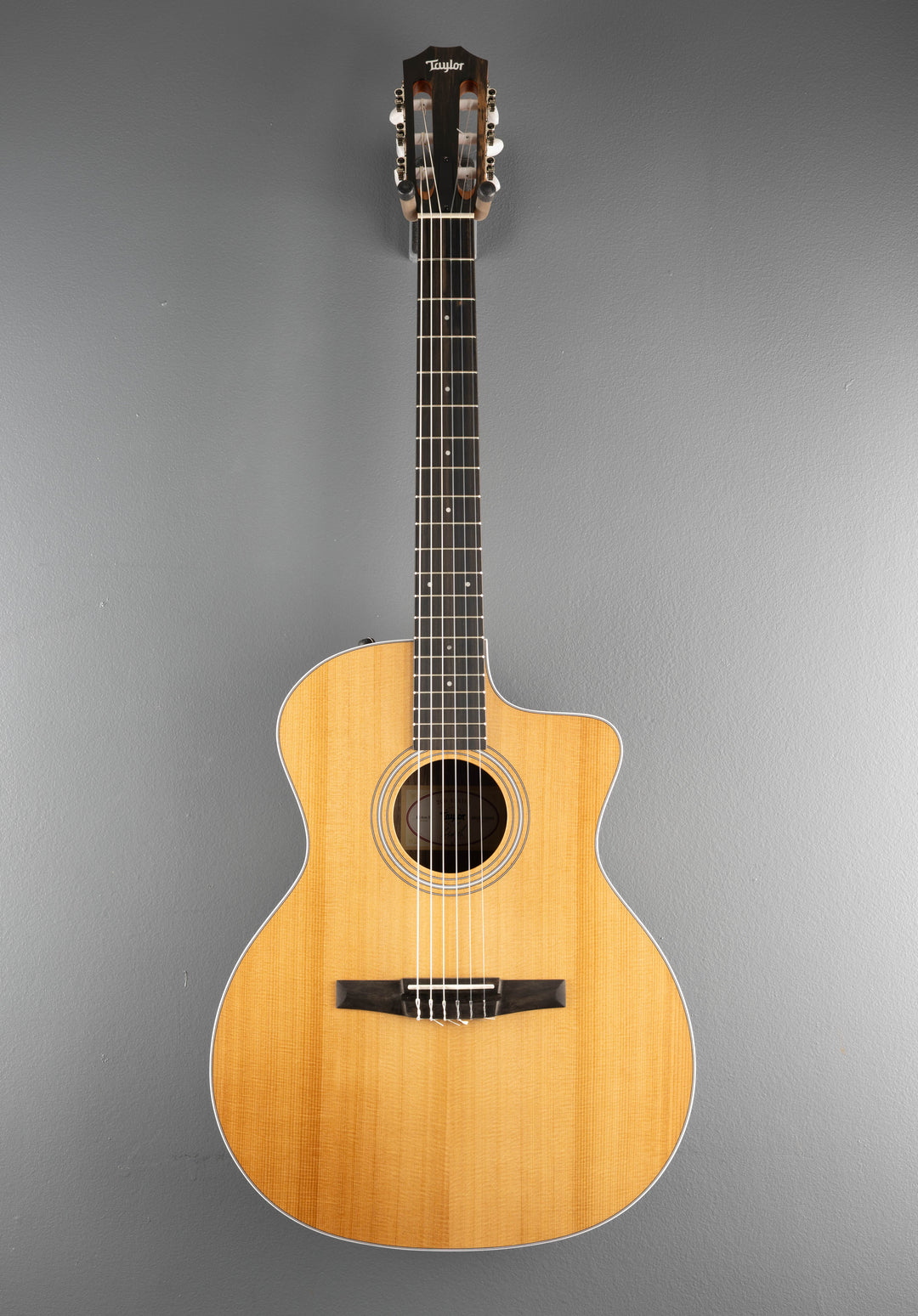 USED 214CE-N Walnut &