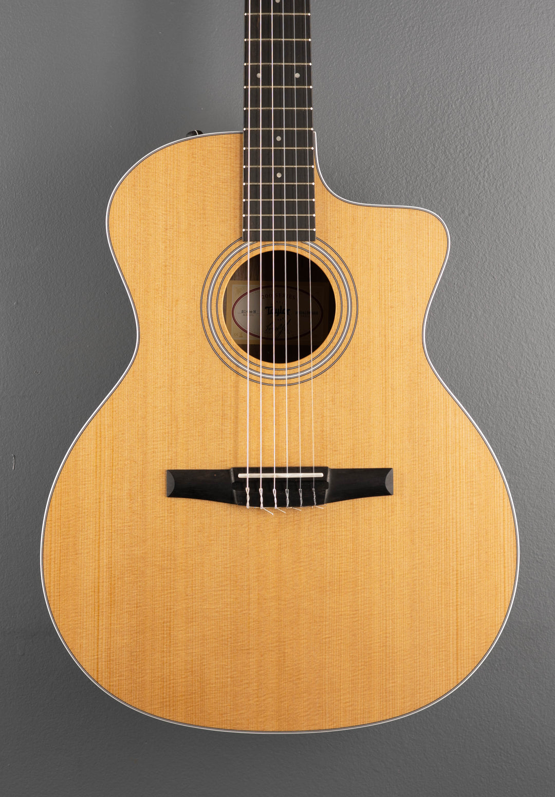 USED 214CE-N Walnut &