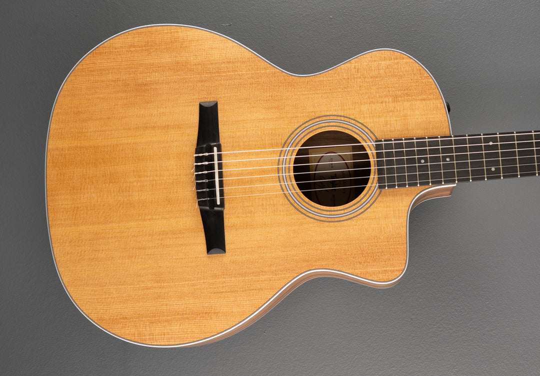 USED 214CE-N Walnut &
