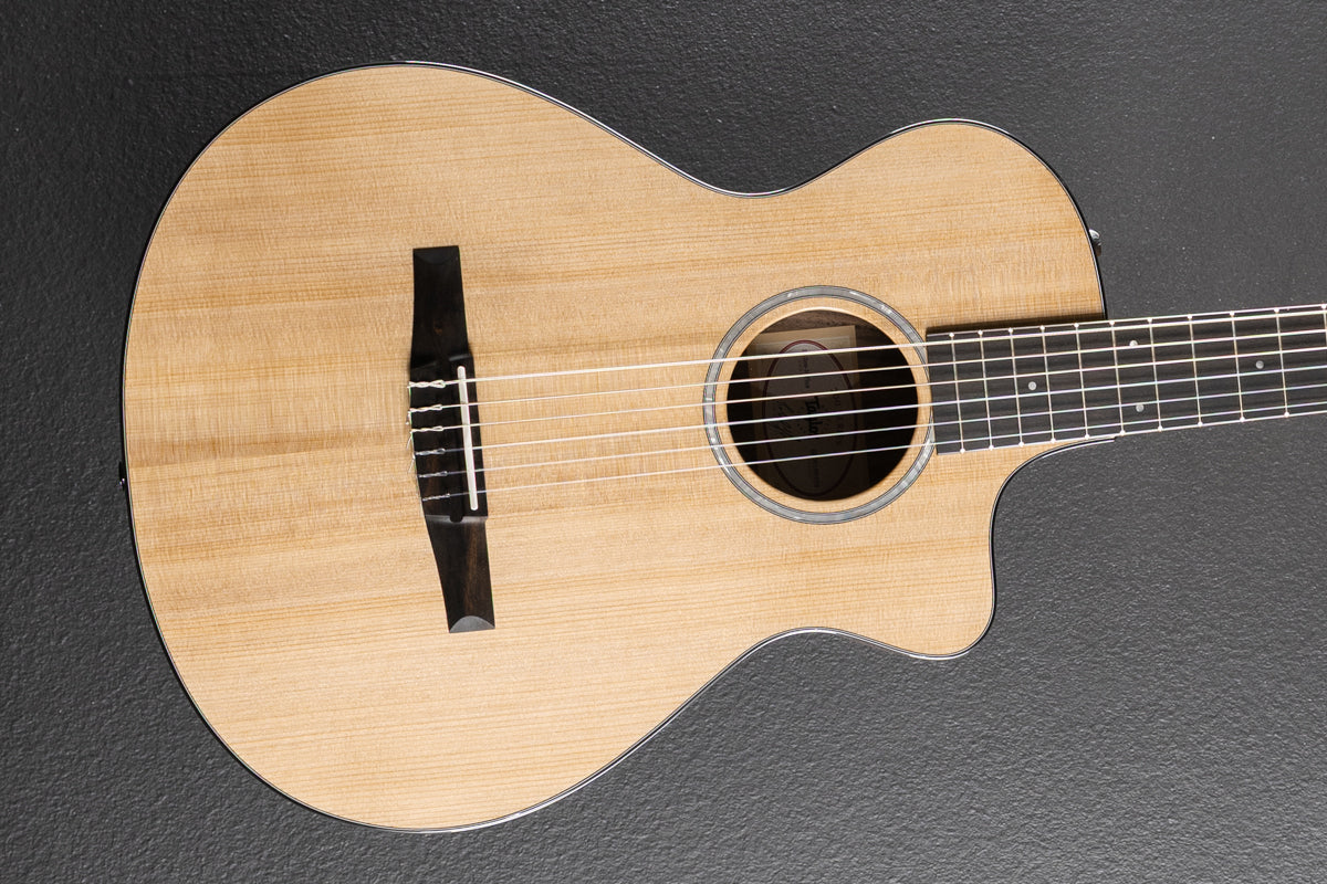Taylor Guitars – Dave's Guitar Shop