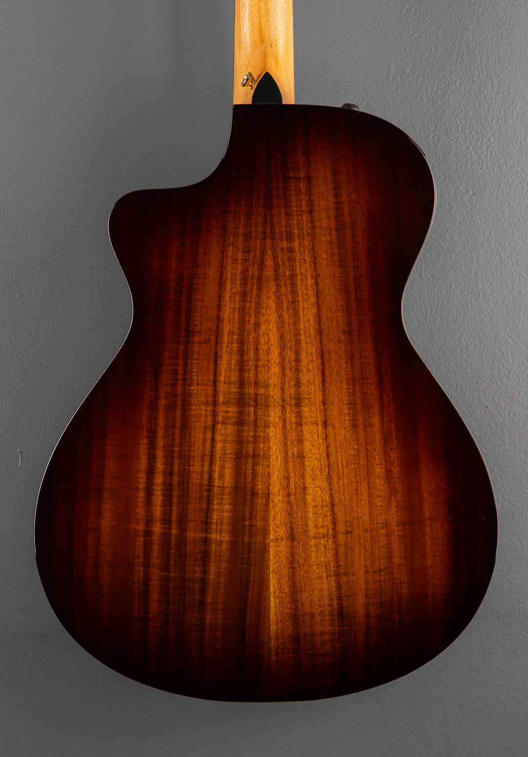 USED 222CE-K DLX &