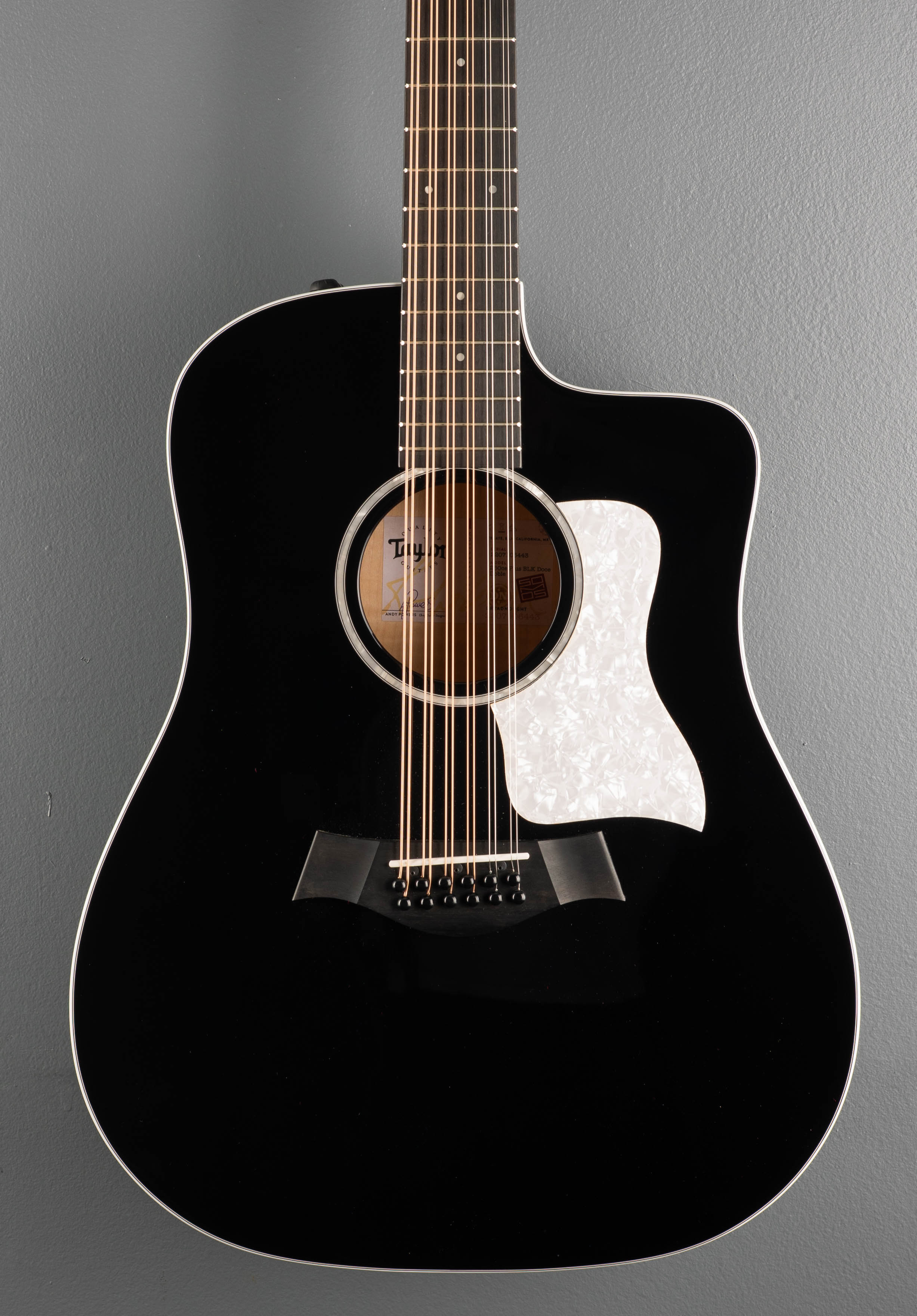 Taylor Guitars – Dave's Guitar Shop