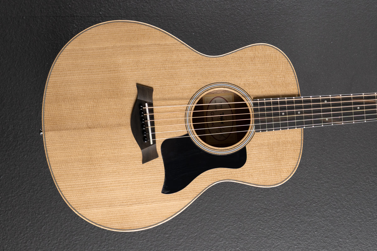 Taylor Guitars – Dave's Guitar Shop