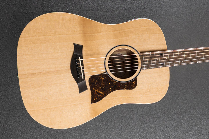 Used Big Baby Taylor (BBTe) &