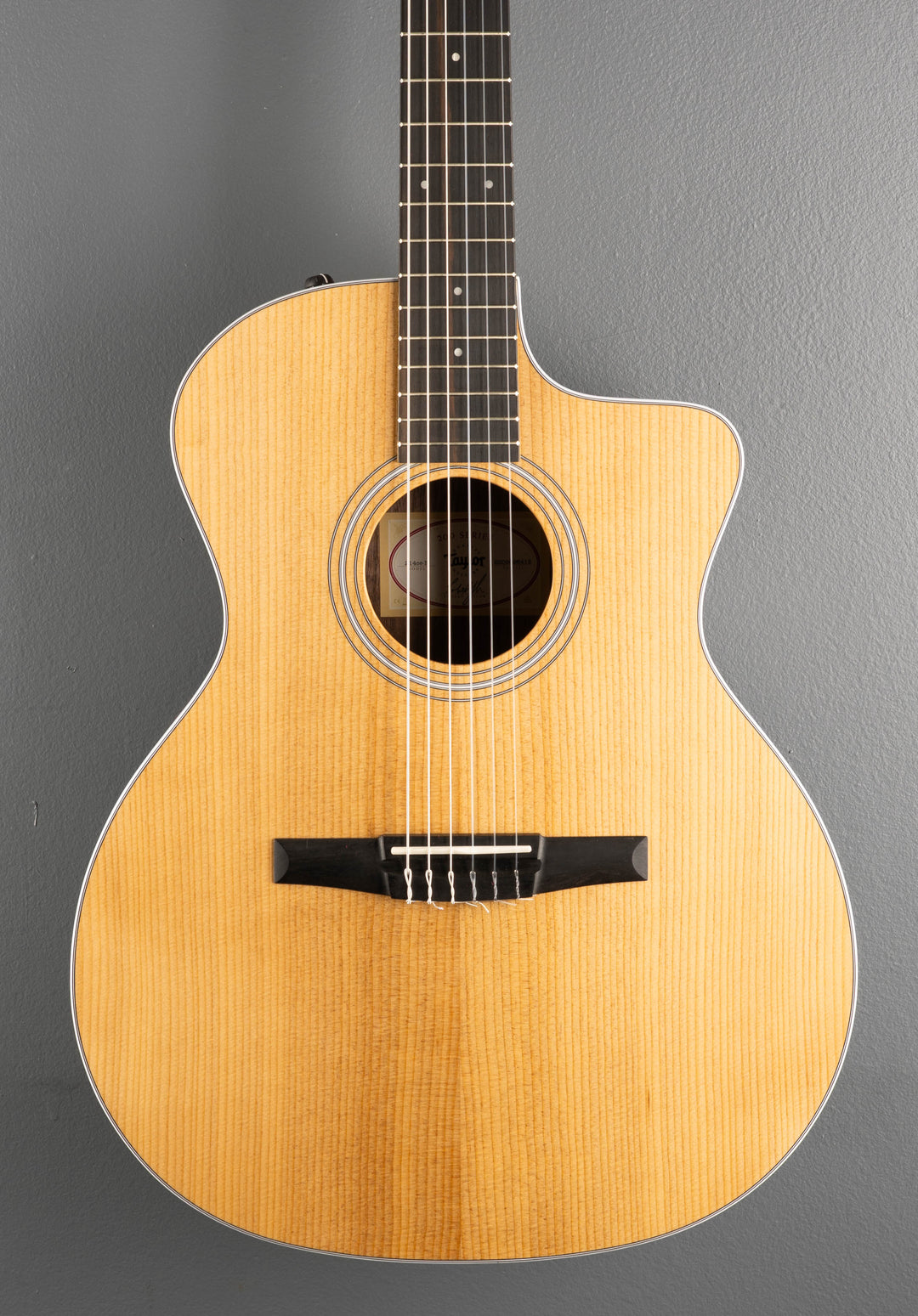 USED 214CE-N Walnut &