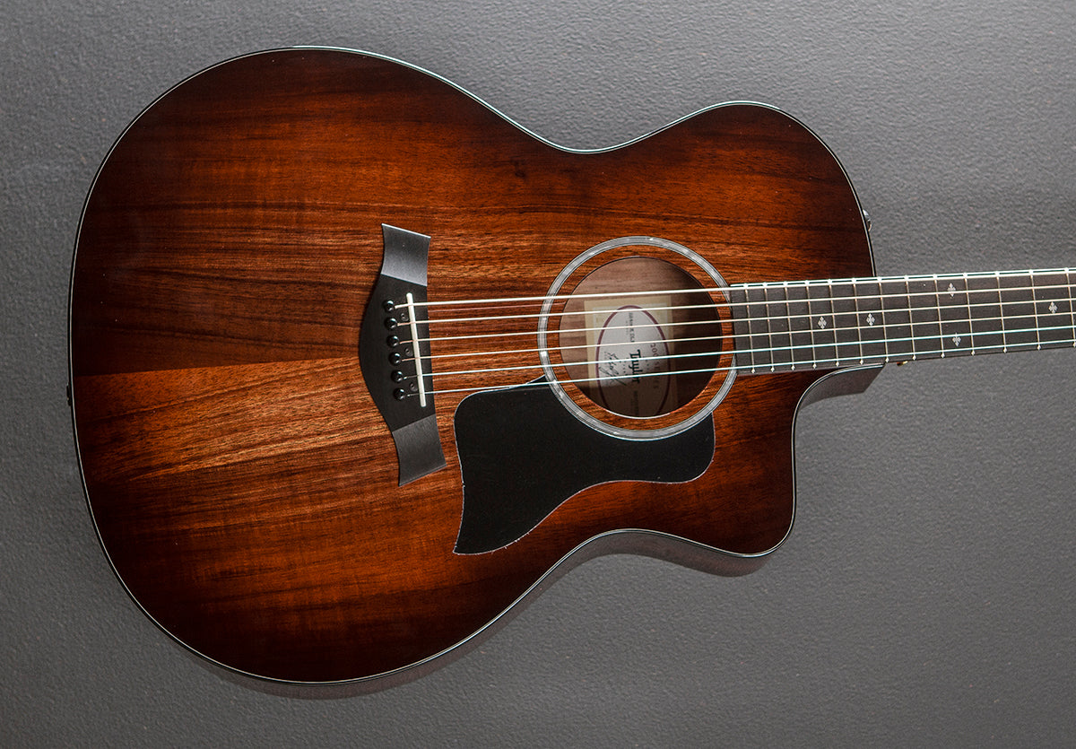 224CE-K DLX – Dave's Guitar Shop