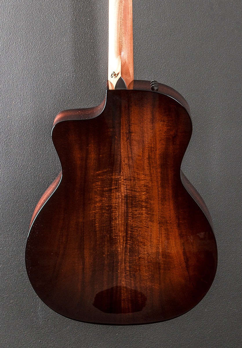 224CE-K DLX – Dave's Guitar Shop