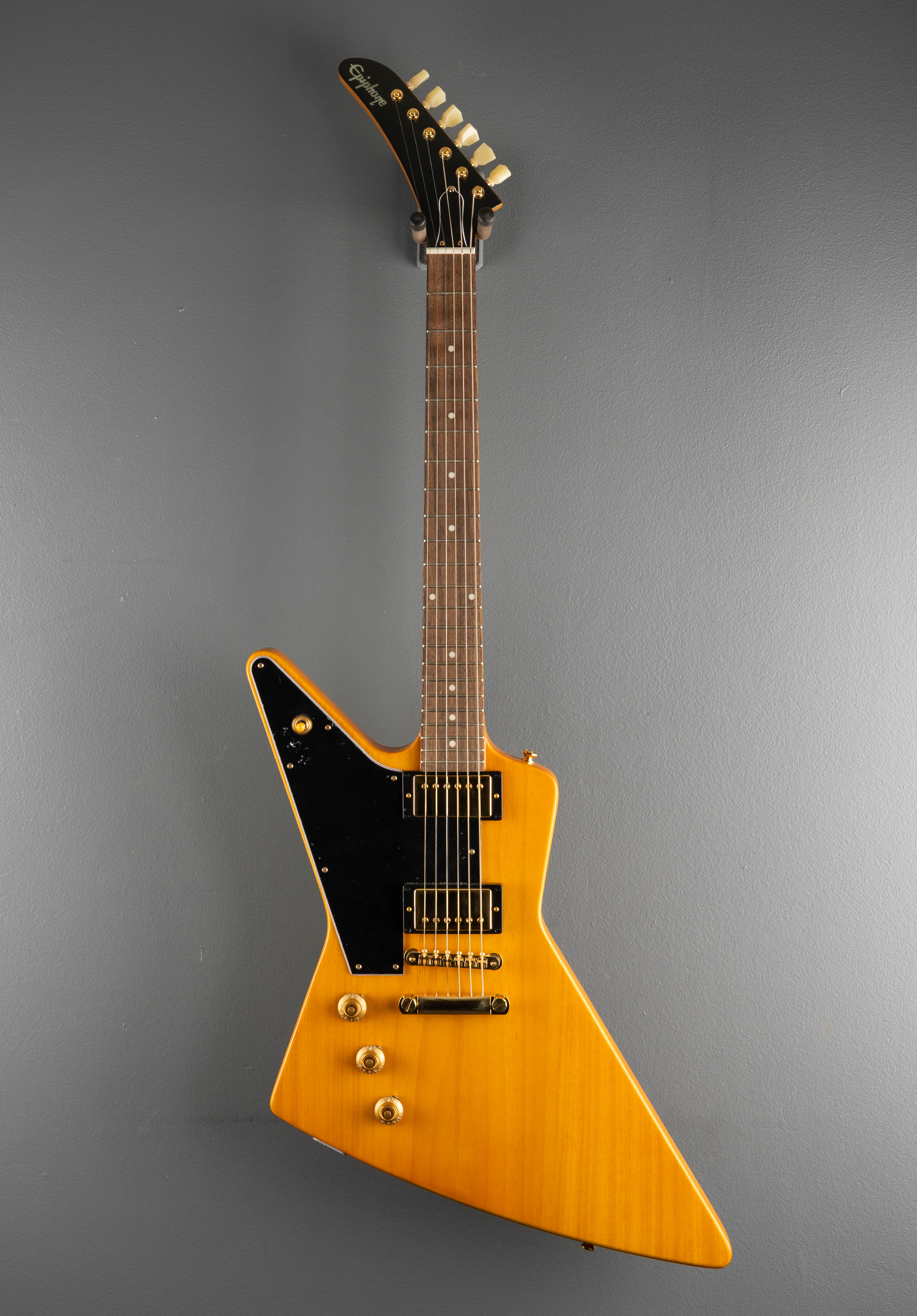1958 Korina Explorer (Black Pickguard) Left Hand - Aged Natural