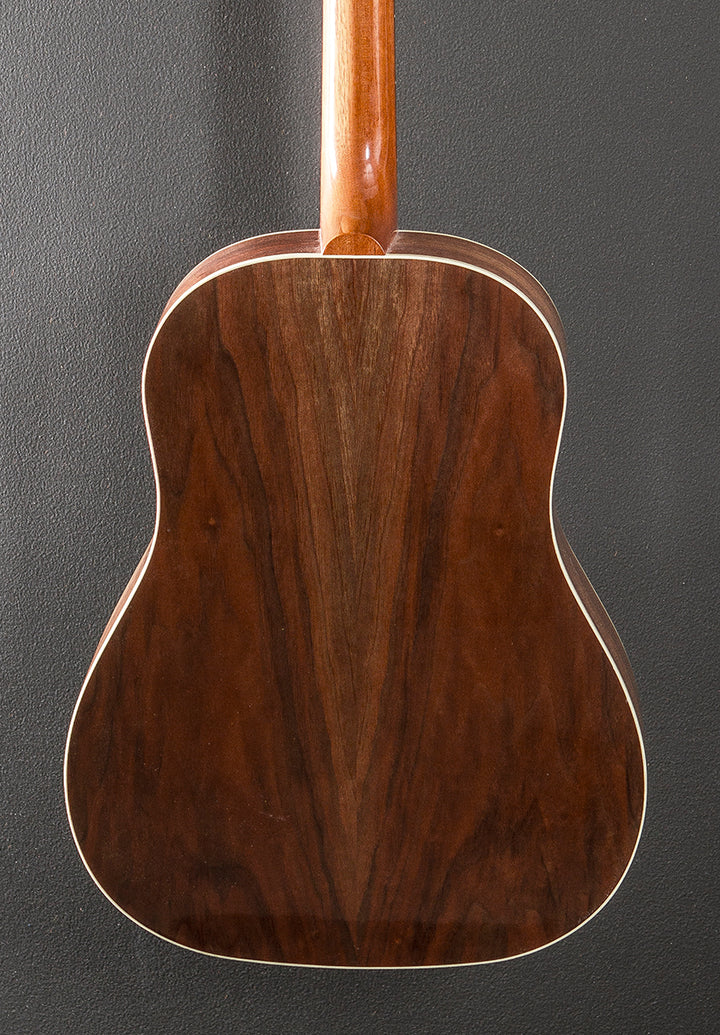 J-45 Studio Walnut '22
