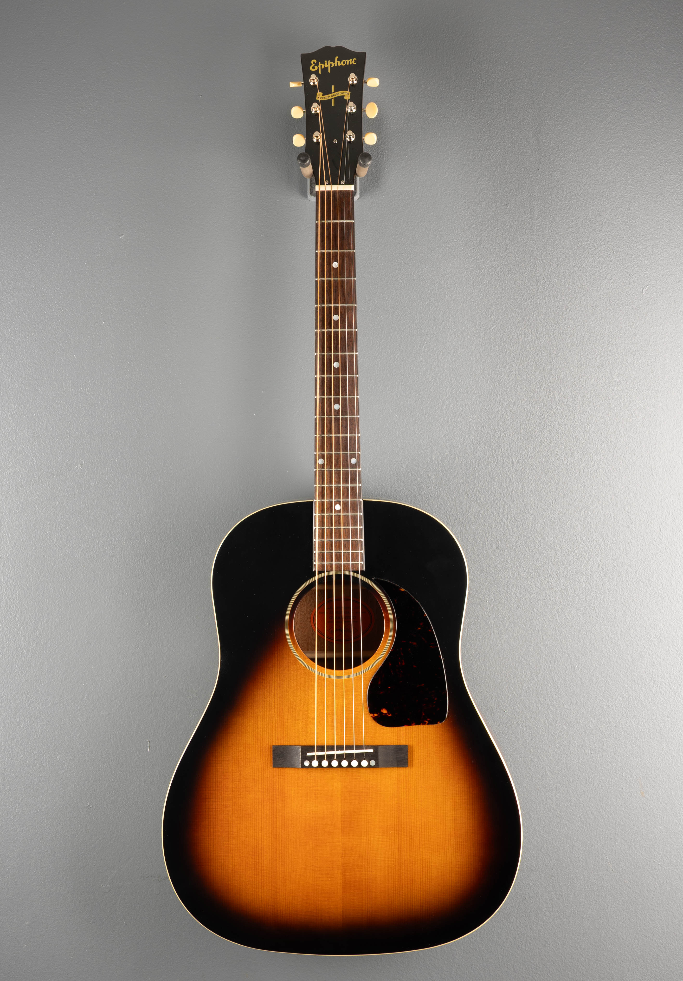 Gibson Custom Shop1942Banner Jー45 Gibson Custom Shop 1942 Banner J-45 Vintage Sunburst 4.00 LBS