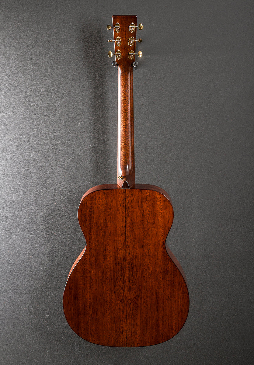 000-18E Modern Deluxe '23