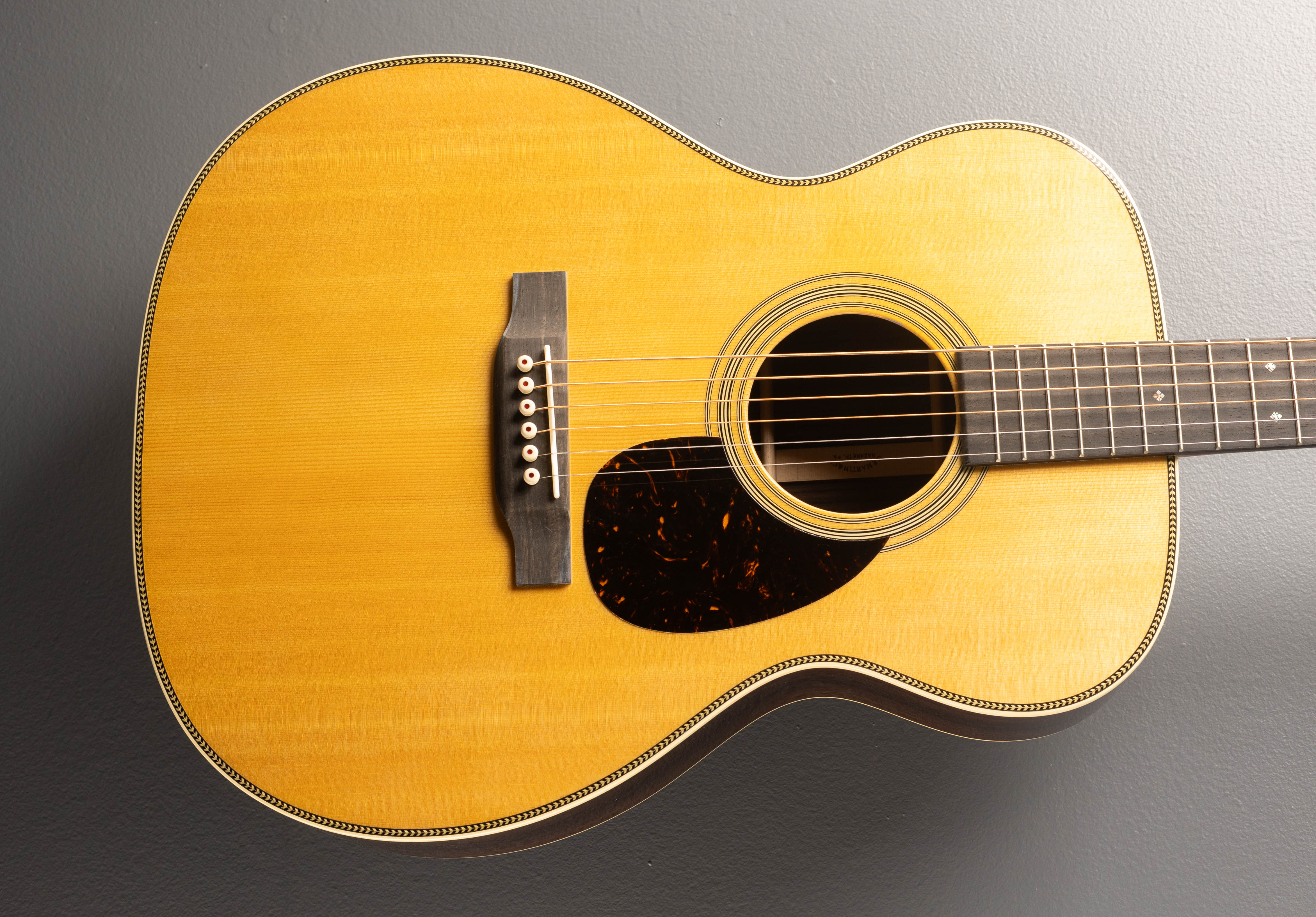 【10%OFF!】Martin OM-28 Martin OM-28 Modern Deluxe Acoustic Guitar | Martin Guitar