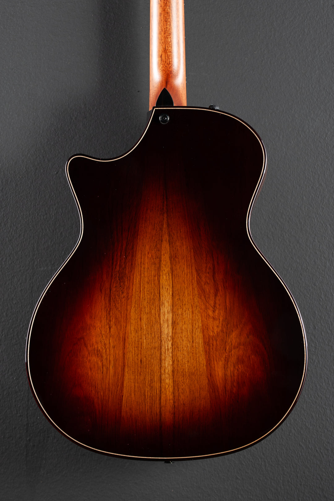 Builder's Edition 814CE '25