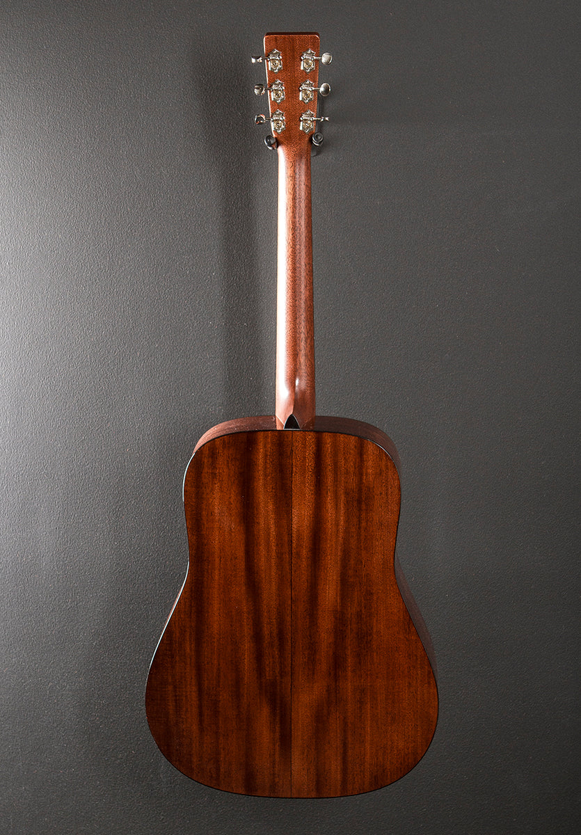 New for 2026 D-18 Molly Tuttle – Dave's Guitar Shop