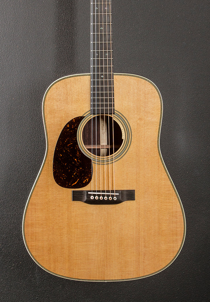 New for 2025 HD-28E w/LR Baggs Anthem Left Hand- Gloss Natural