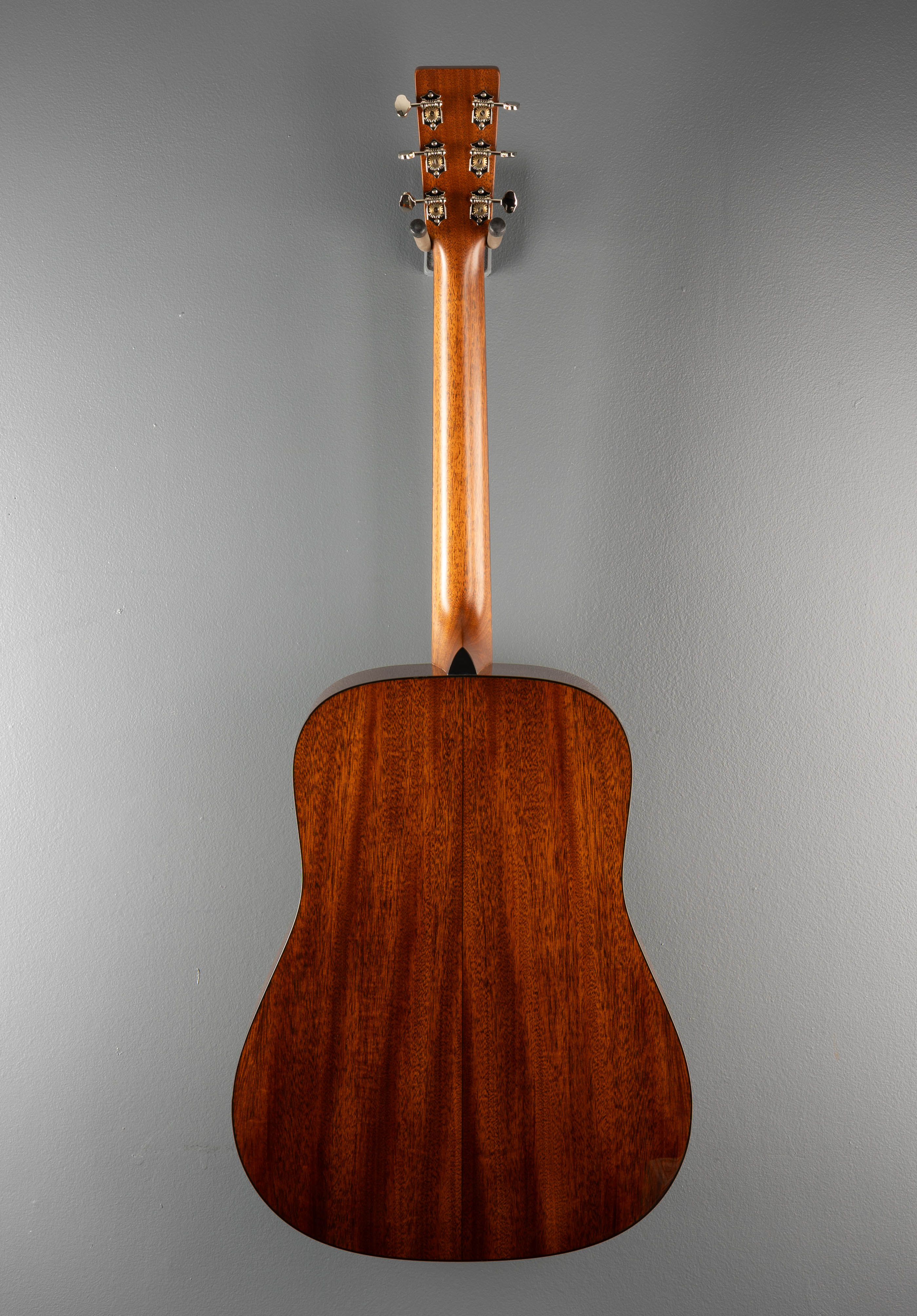 New for 2025 D-18 Left Hand - Gloss Natural – Dave's Guitar Shop