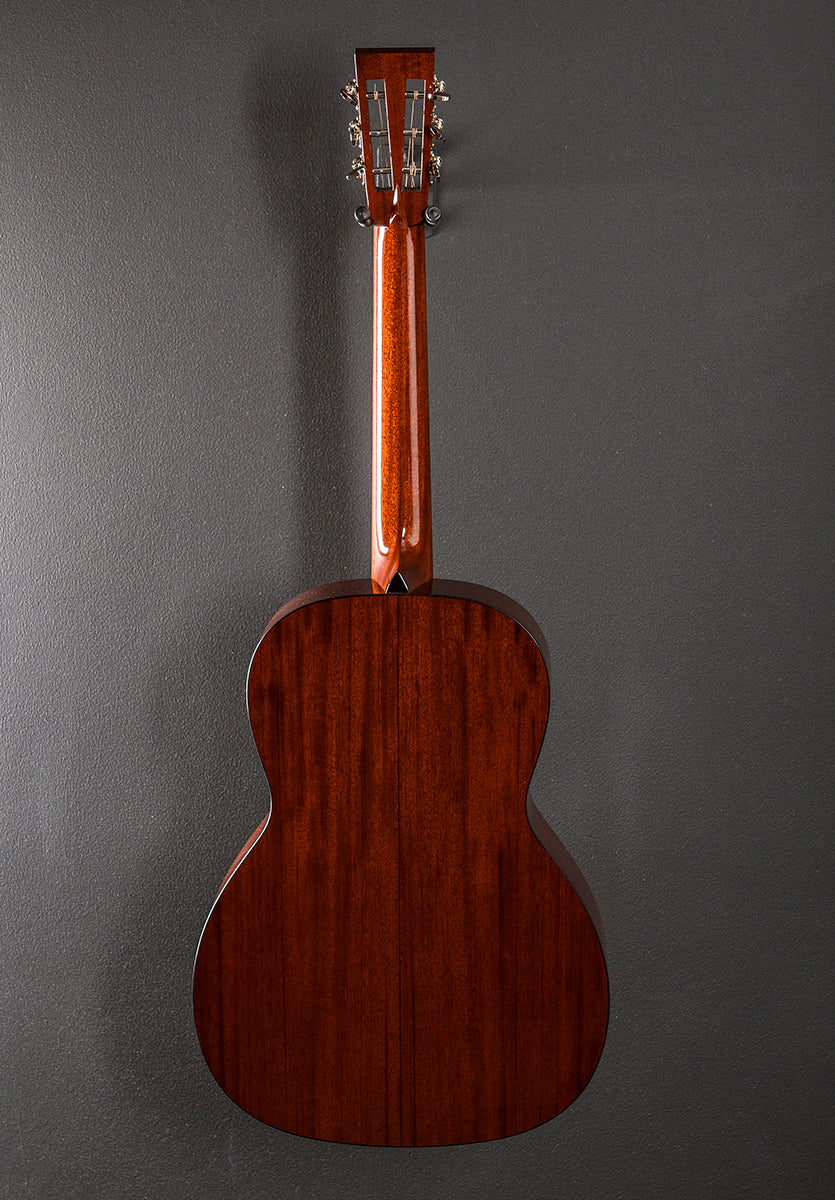 0001 Mahogany