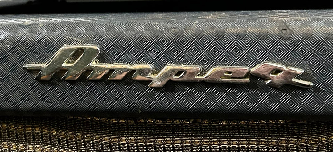 B-15-N Fliptop Bass Combo, Mid 60s