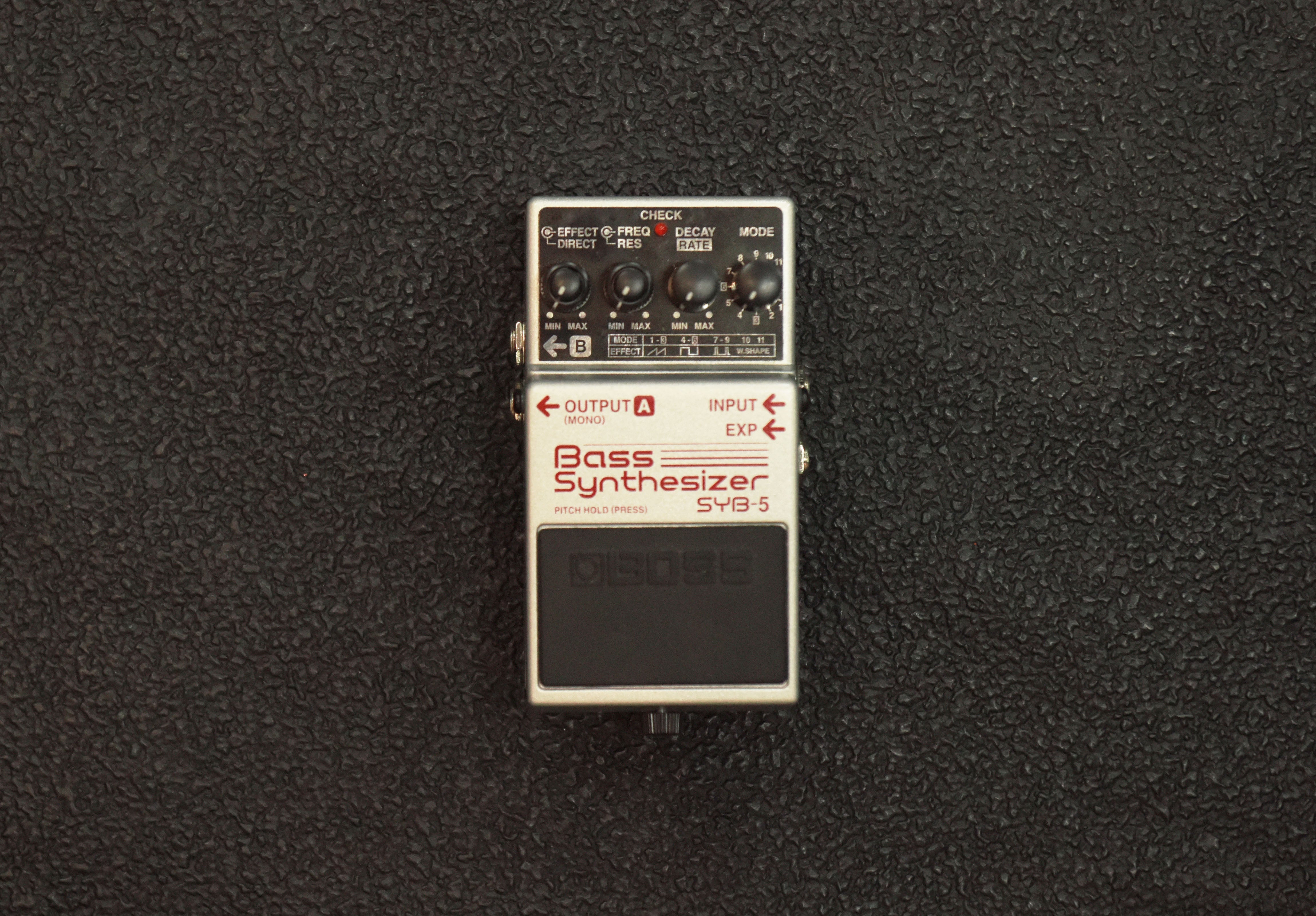 BOSS Bass synthesizer ベースシンセサイザー　SYB-5 SYB-5 Bass Synthesizer（ベースシンセサイザー） │ BOSSマニア共和国