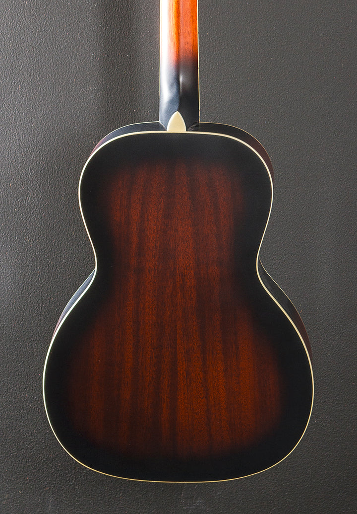 Used G9220 Bobtail Round Neck Resonator '19
