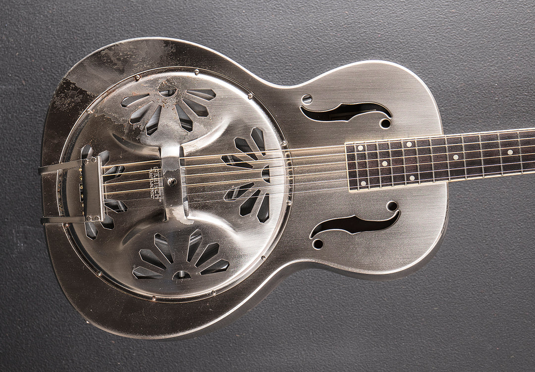 Used G9221 Bobtail Round Neck Resonator &