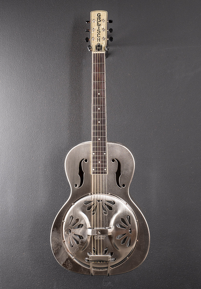 Used G9221 Bobtail Round Neck Resonator &