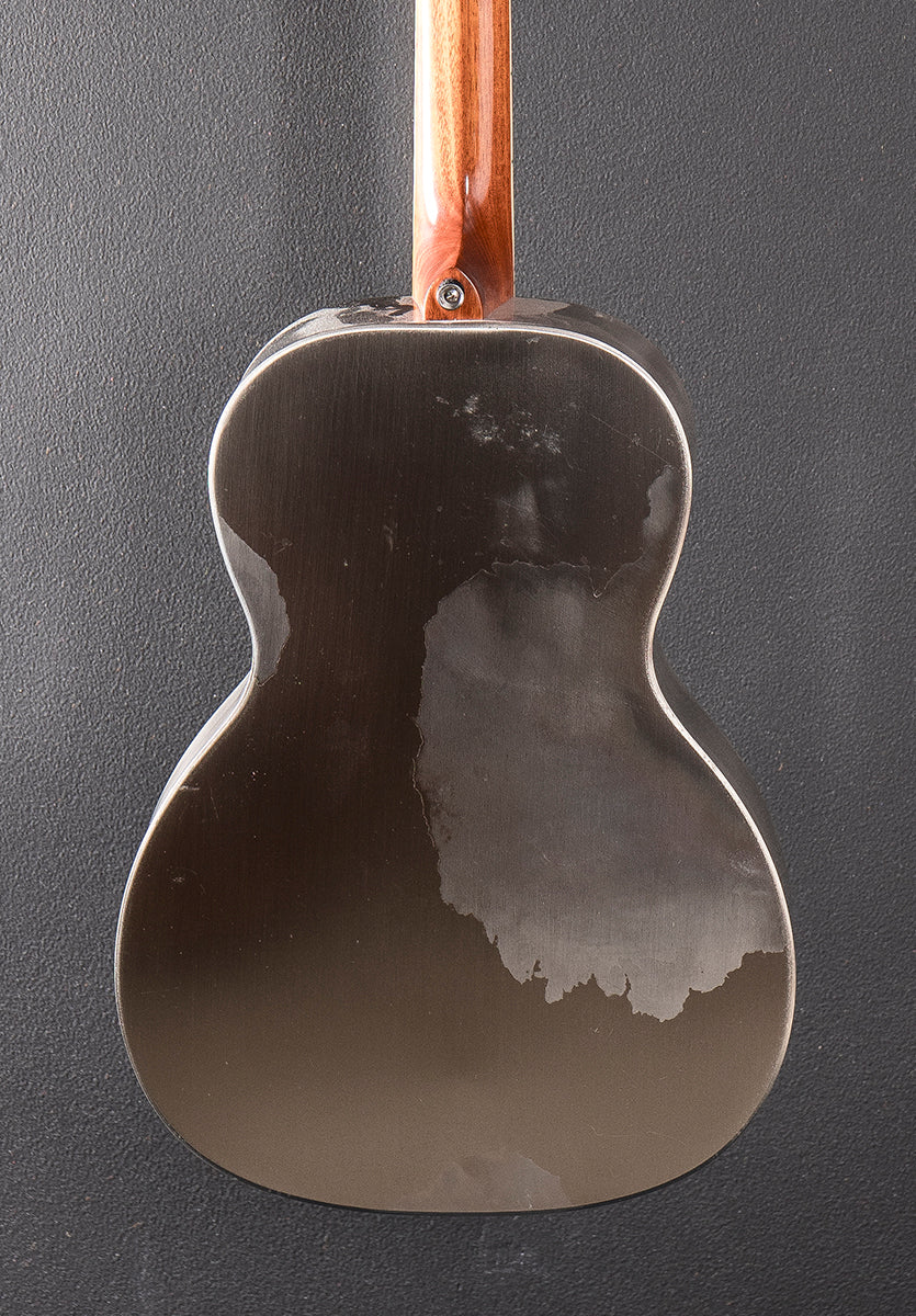 Used G9221 Bobtail Round Neck Resonator &