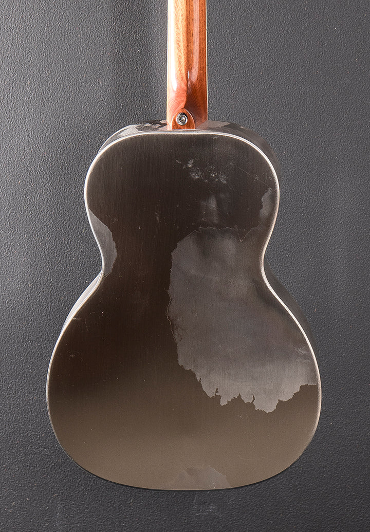 Used G9221 Bobtail Round Neck Resonator &
