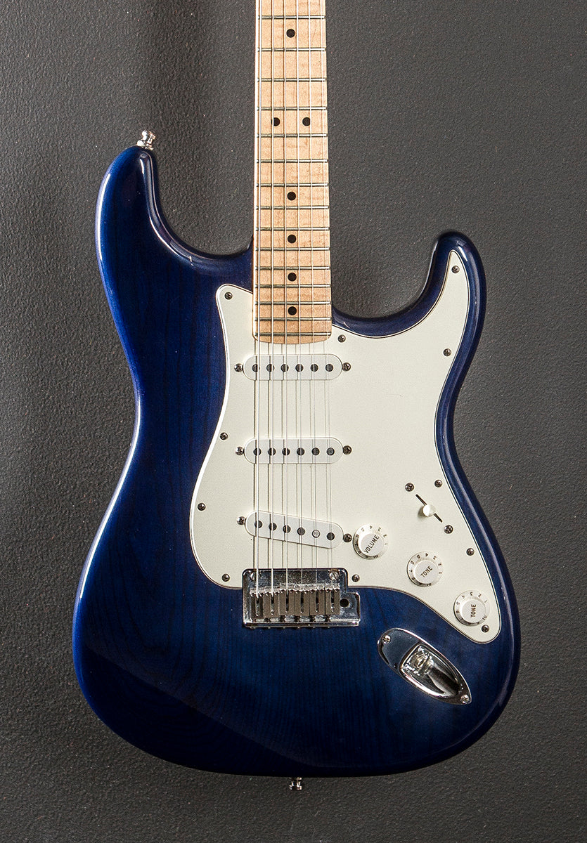 Used Custom Classic Strat '00