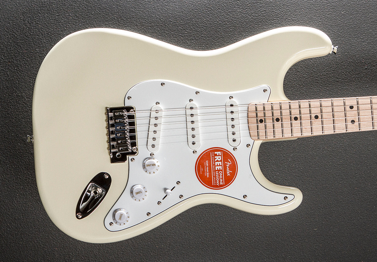 ギター Squier Affinity series stratocaster OLW Amazon.com: Fender Squier Affinity Series Stratocaster
