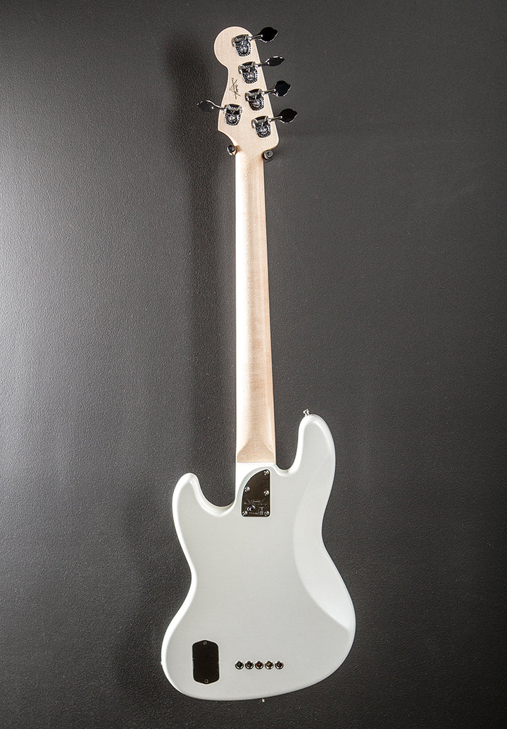 Used Custom Classic Jazz Bass V '24