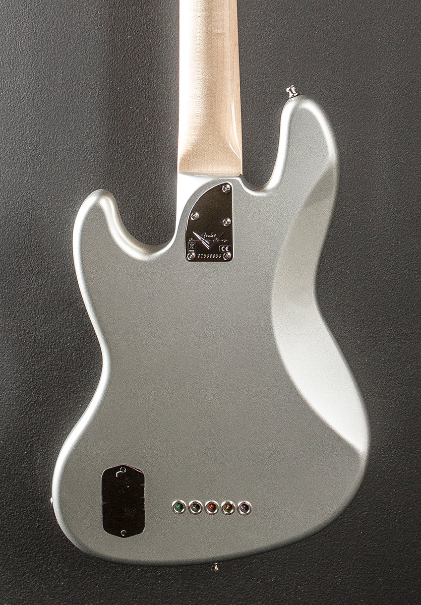 Used Custom Classic Jazz Bass V '24