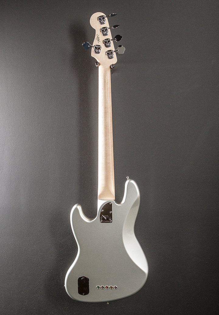 Used Custom Classic Jazz Bass V '24