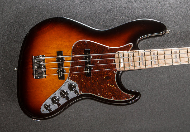 Used Custom Classic Jazz Bass '24