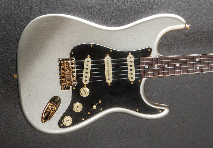 Limited Edition 1965 Dual Mag Journeyman Relic Strat