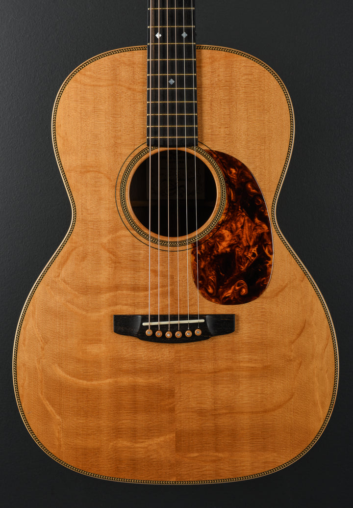Traditional 000, Master Grade Bearclaw Sitka Top '11