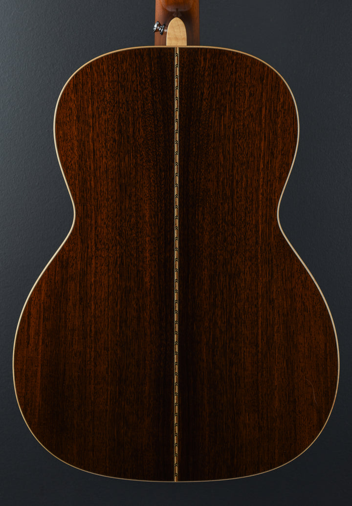 Traditional 000, Master Grade Bearclaw Sitka Top '11