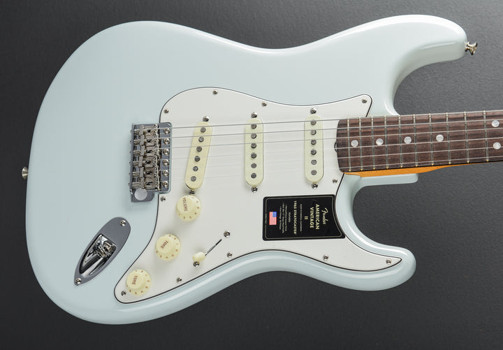 American Vintage II 1965 Stratocaster - Sonic Blue