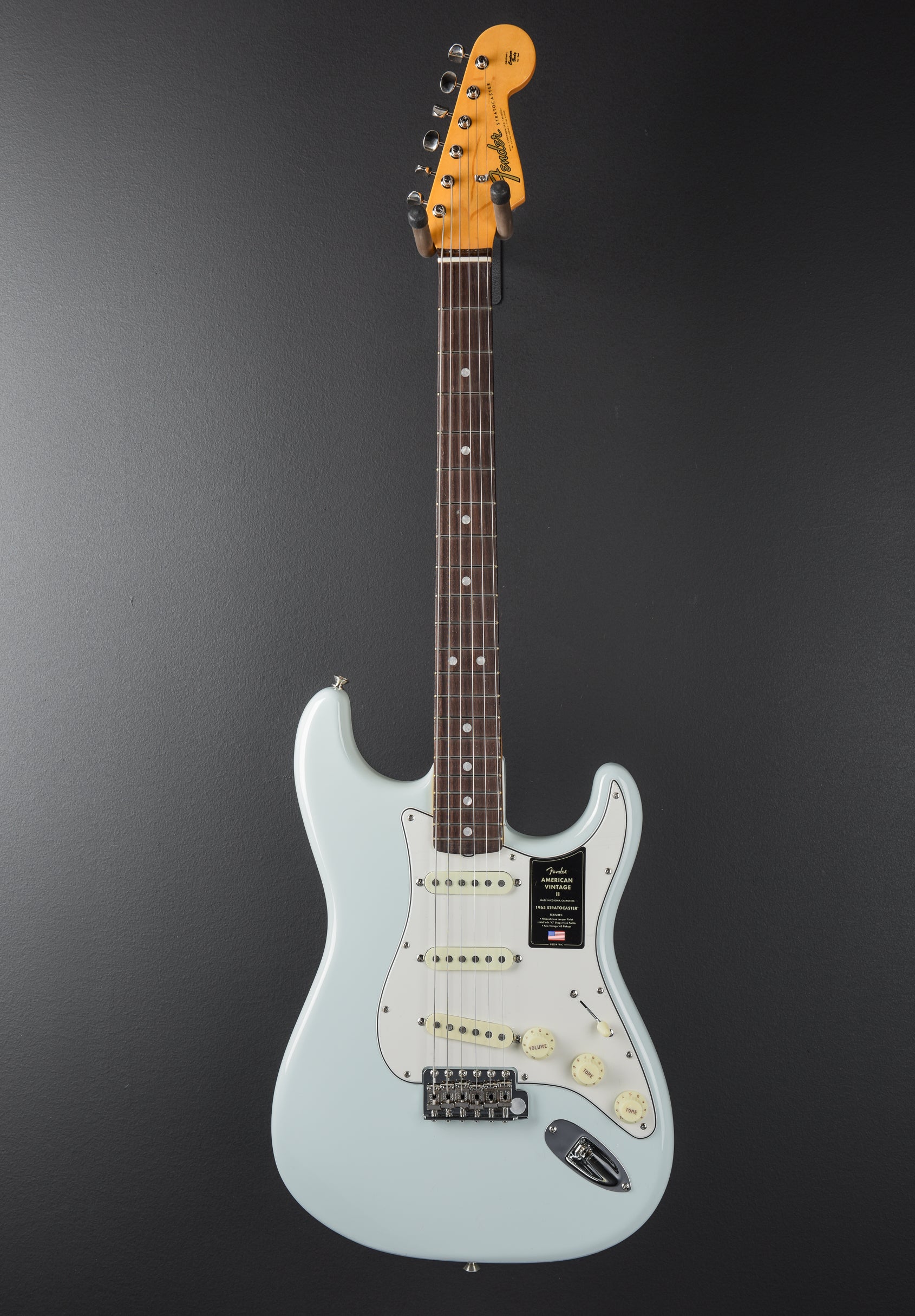 American Vintage II 1965 Stratocaster - Sonic Blue – Dave's Guitar