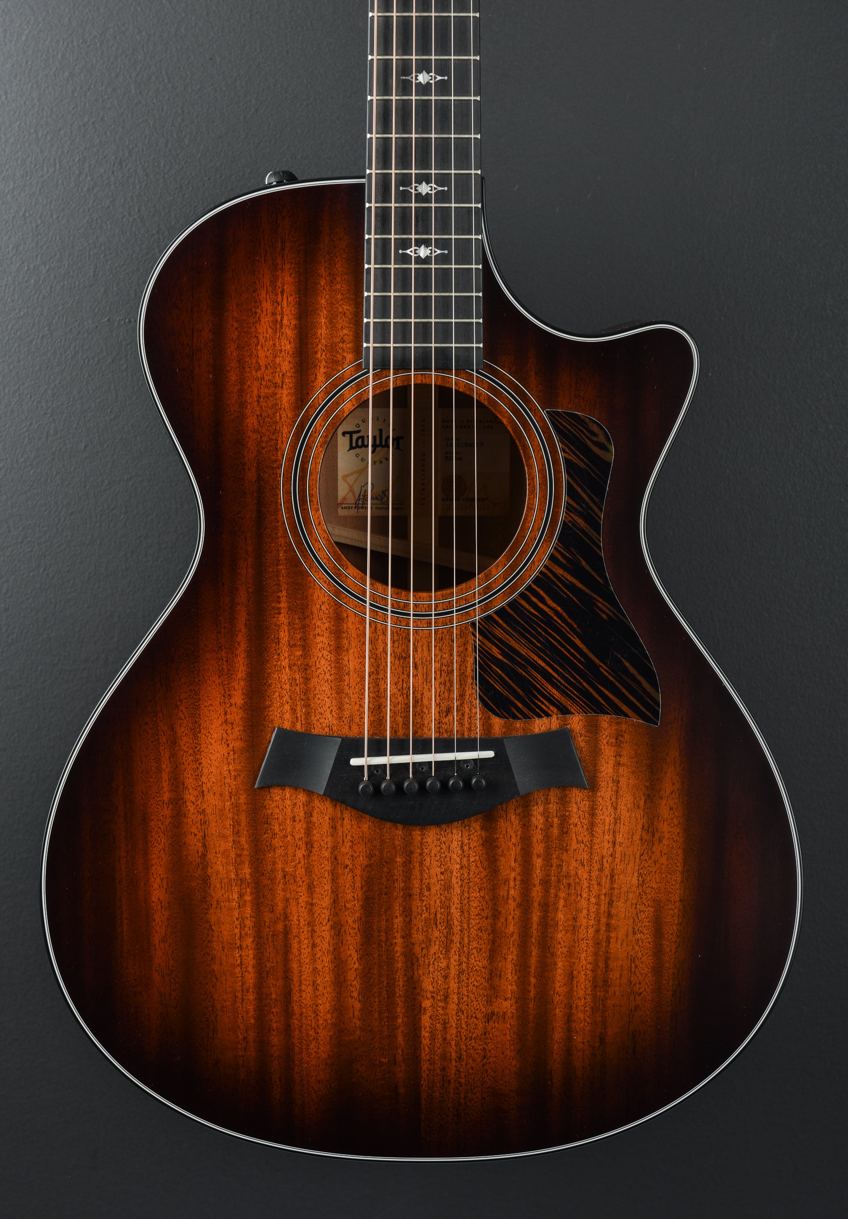 322CE – Dave's Guitar Shop