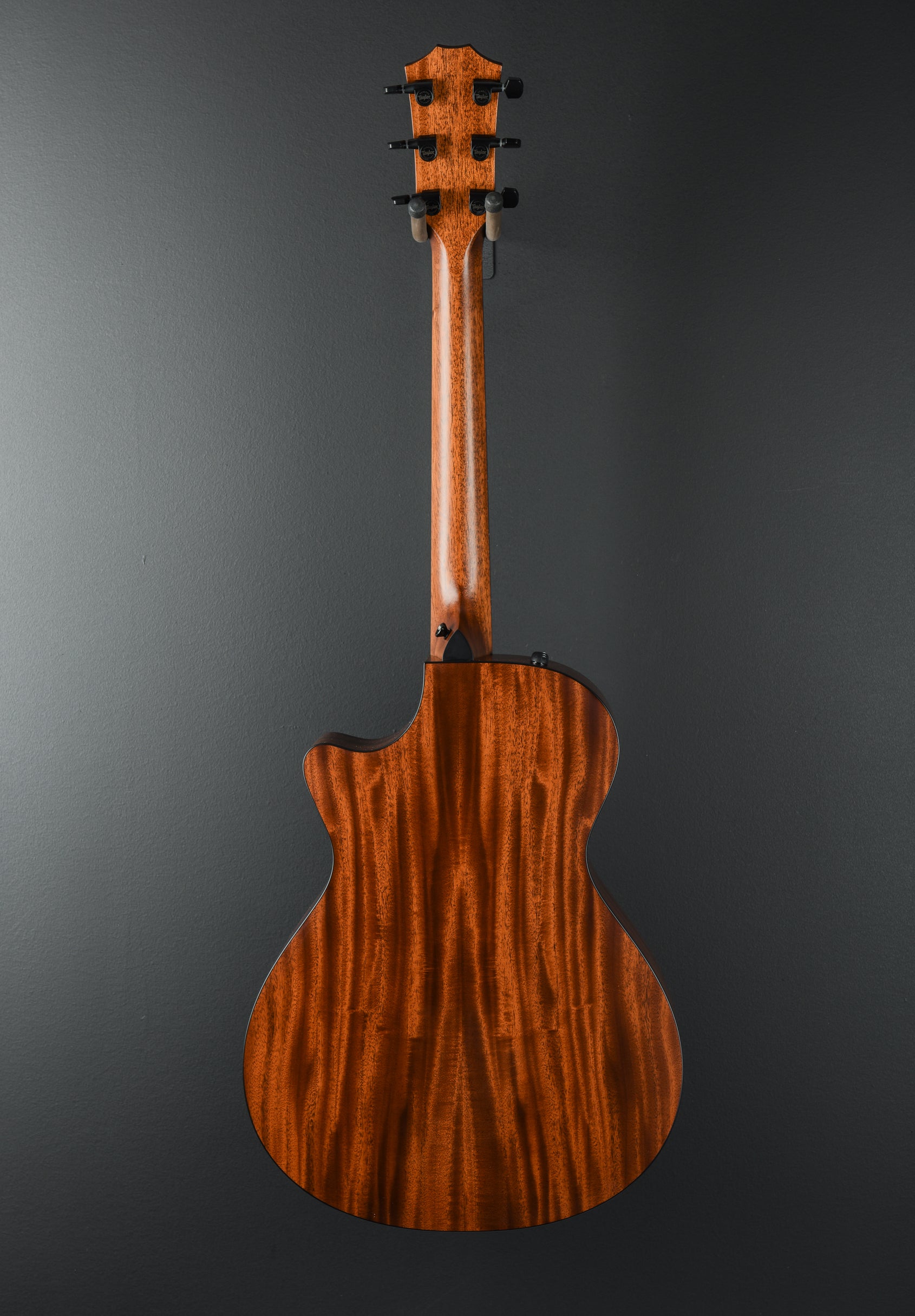 322CE – Dave's Guitar Shop