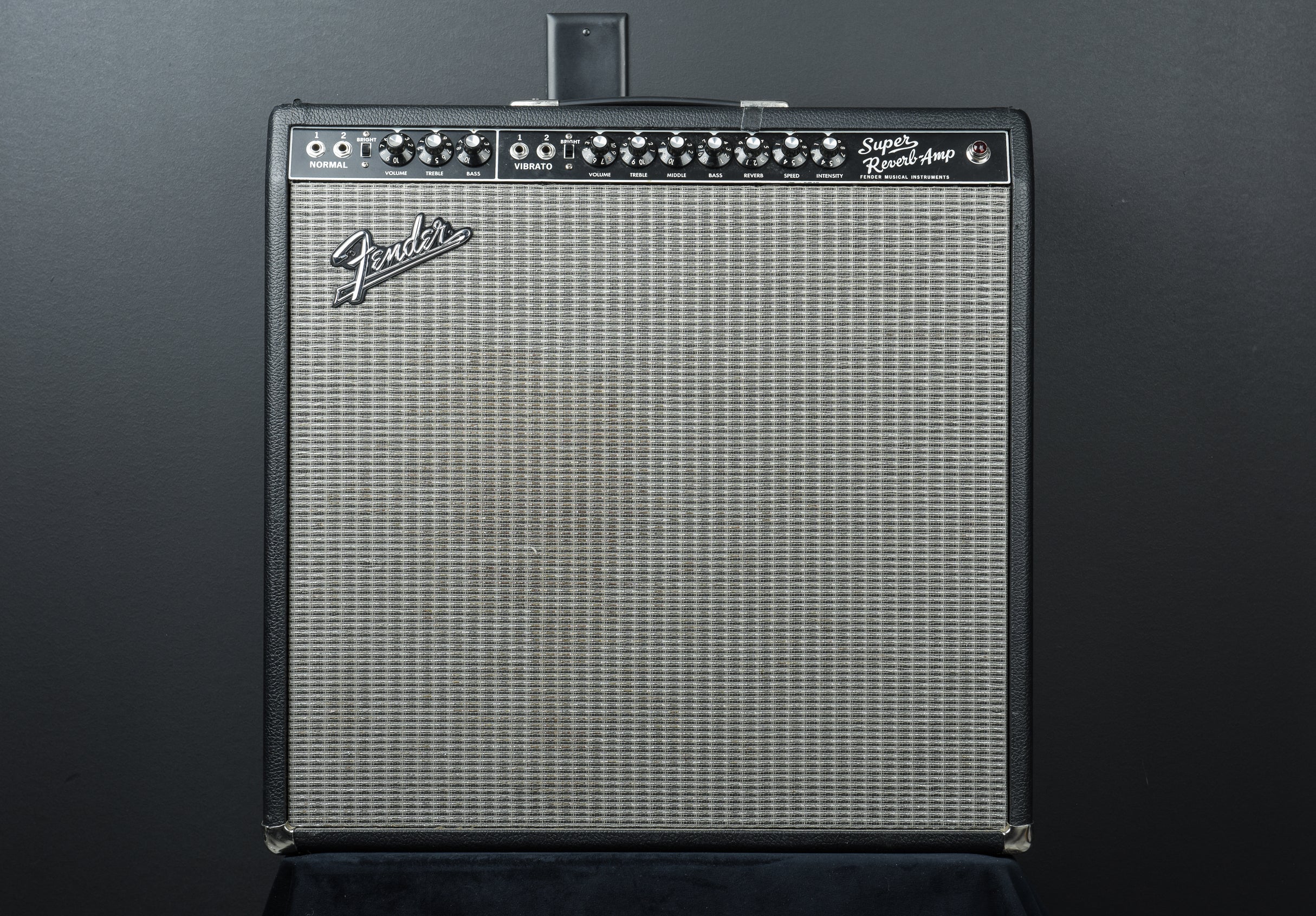 USED 65 Reissue Super Reverb 01