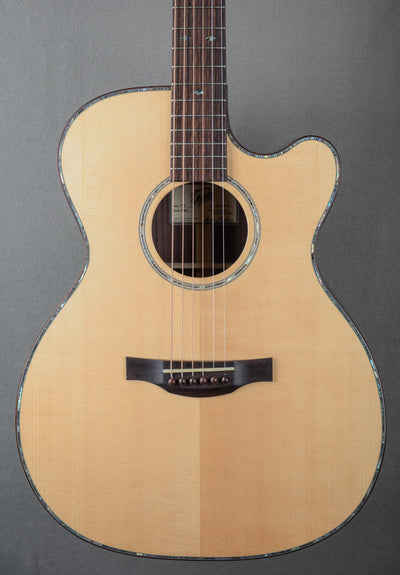 OMC, East Indian Rosewood/AAA Sitka Spruce