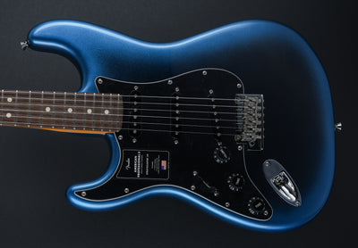 American Professional II Stratocaster Left Hand – Dark Night w/Rosewood