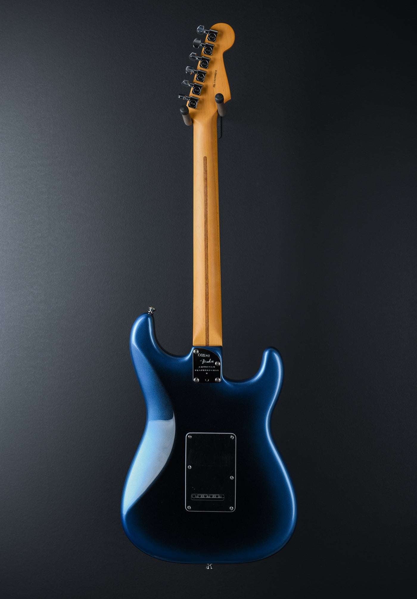 American Professional II Stratocaster Left Hand – Dark Night w/Rosewood
