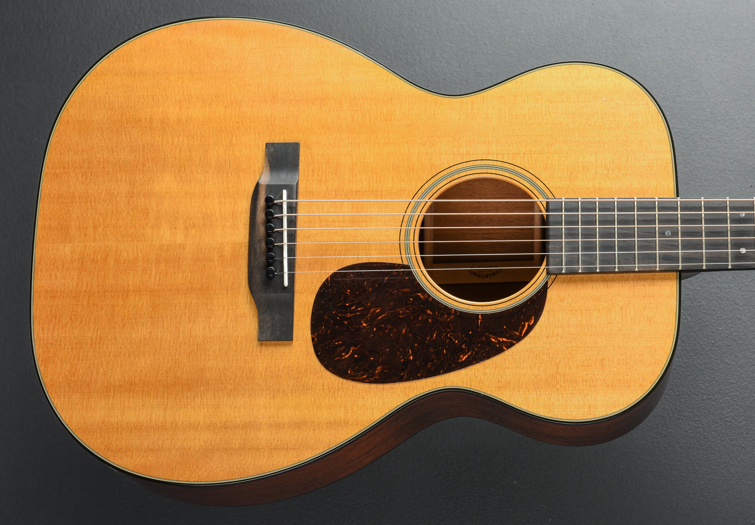 00-18 '22 – Dave's Guitar Shop