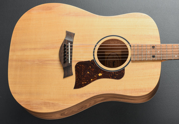 USED Big Baby Taylor (BBTe) &