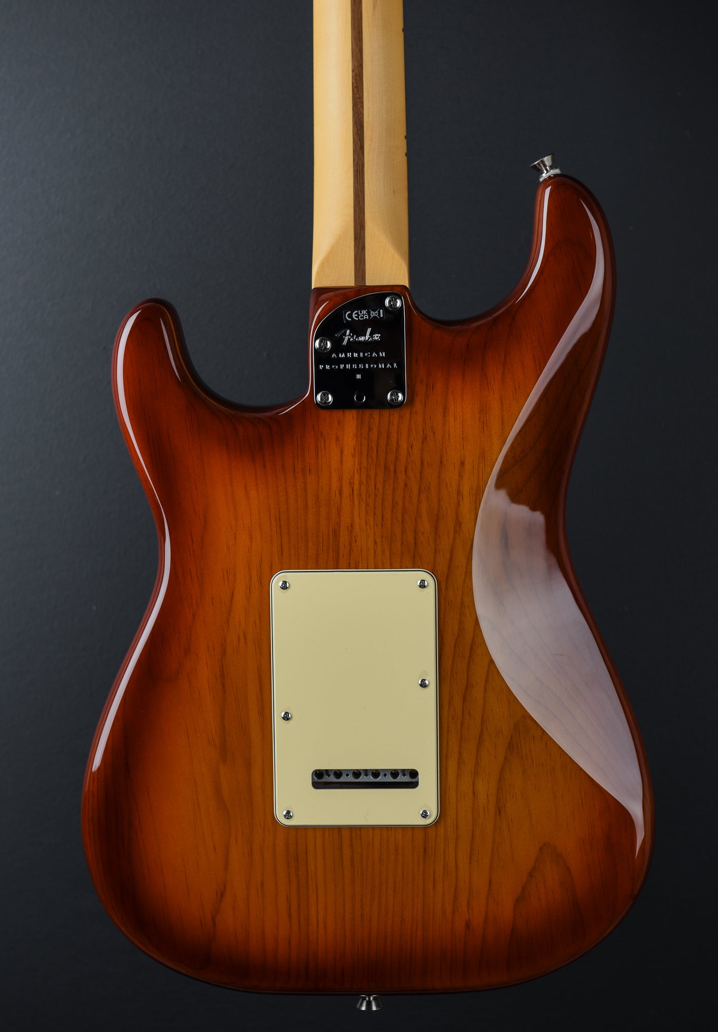 American Professional II Stratocaster HSS - Sienna Sunburst w/Maple