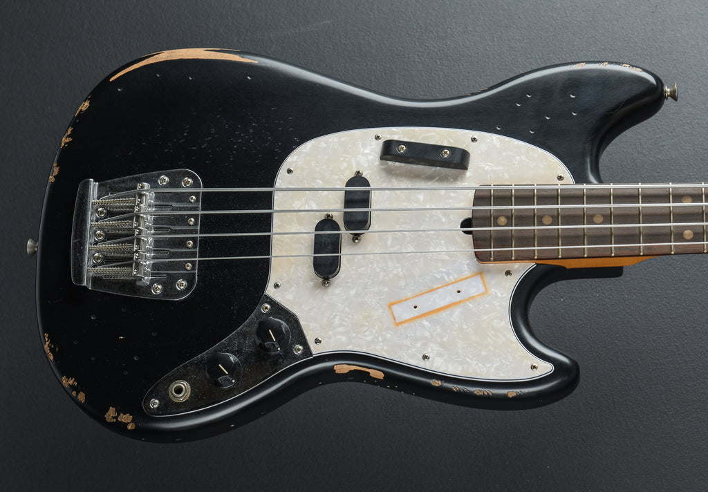ベース FENDER JMJ Road Worn Mustang Bass JMJ Road Worn Mustang Bass - Black – Dave's Guitar Shop