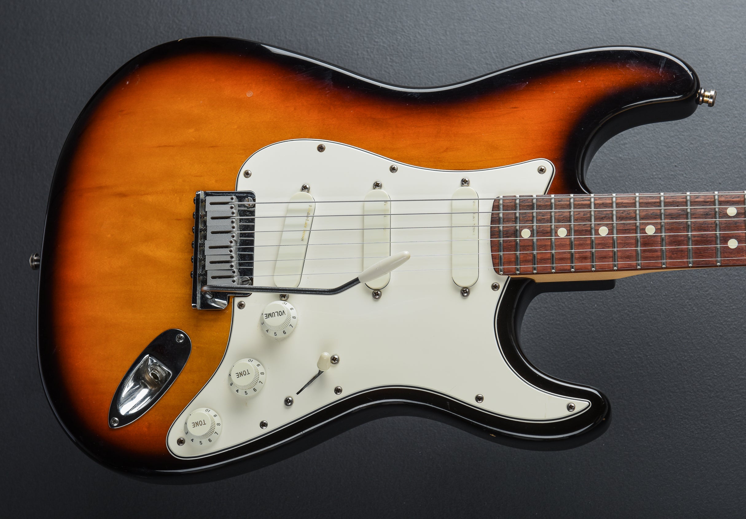 Fender USA Delux Strat Plus 1957s サイン入り。 USED Strat Plus Deluxe '91 – Dave's Guitar Shop